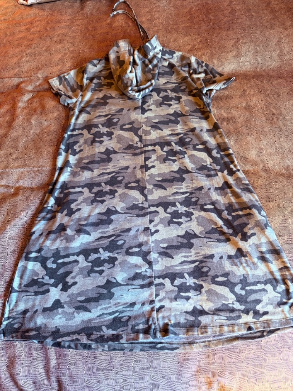 Hem & Thread Neutral Camo Hooded Lace-Up Shift Dress - Picture 9 of 9